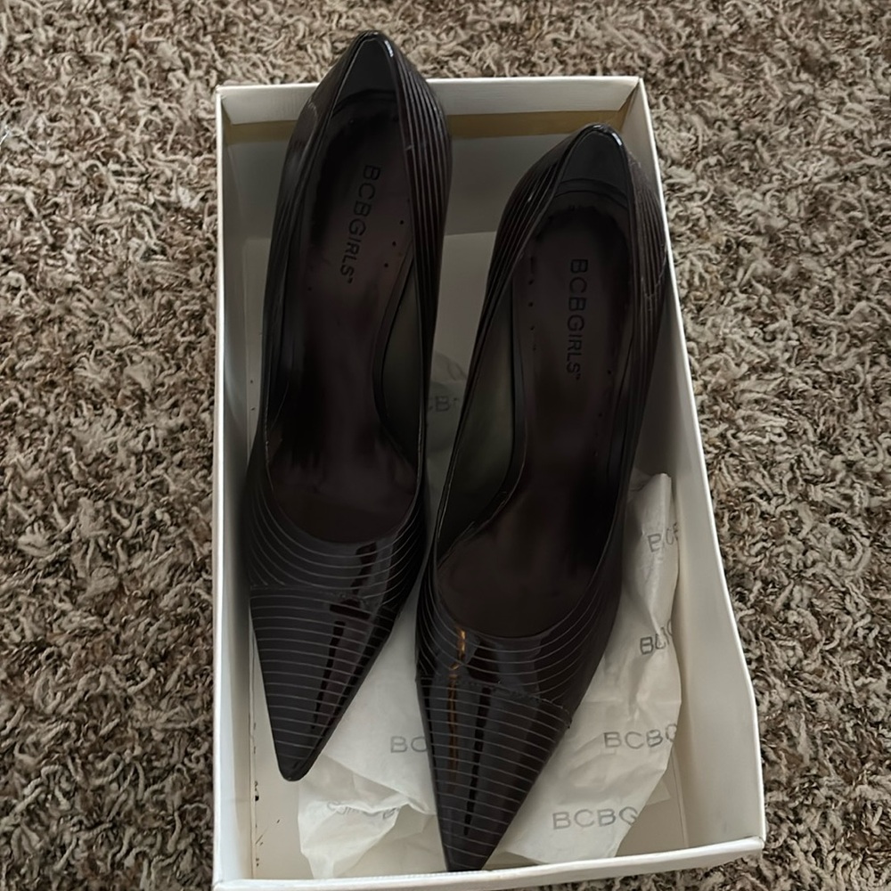 BcBg heels 
Brown 
Size 8.5